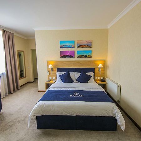 Rayan Hotel Osh Bagian luar foto