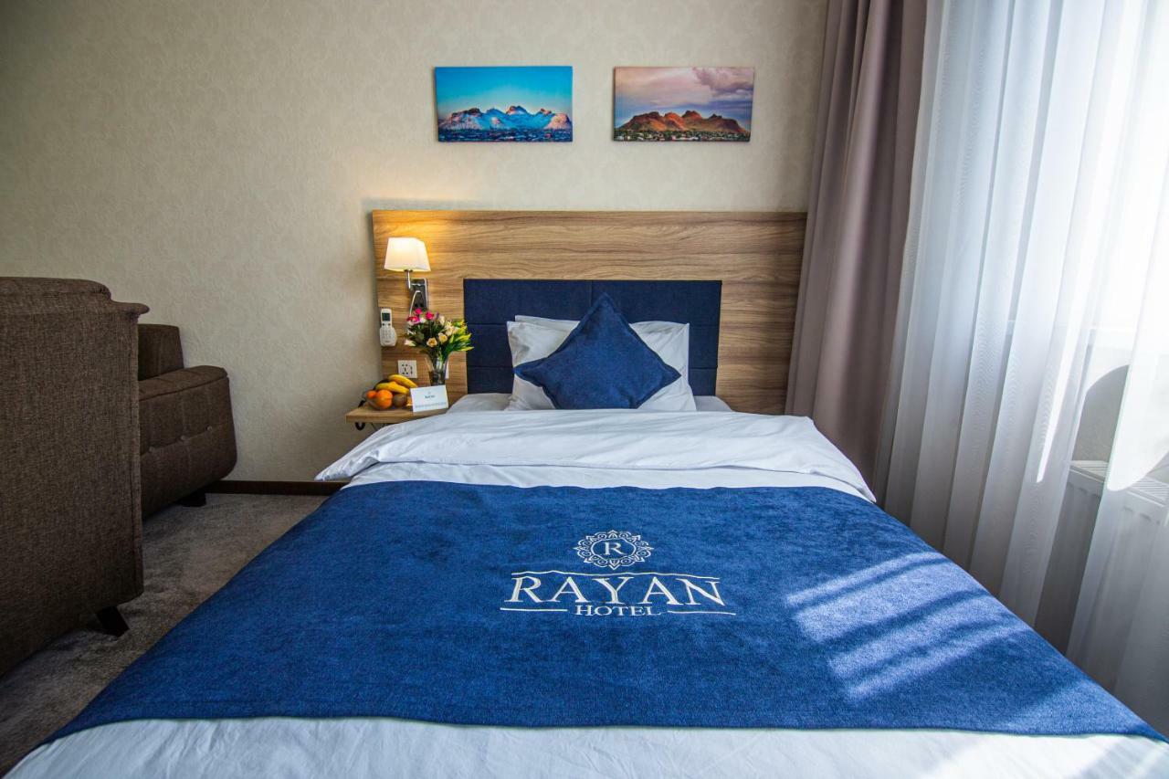 Rayan Hotel Osh Bagian luar foto