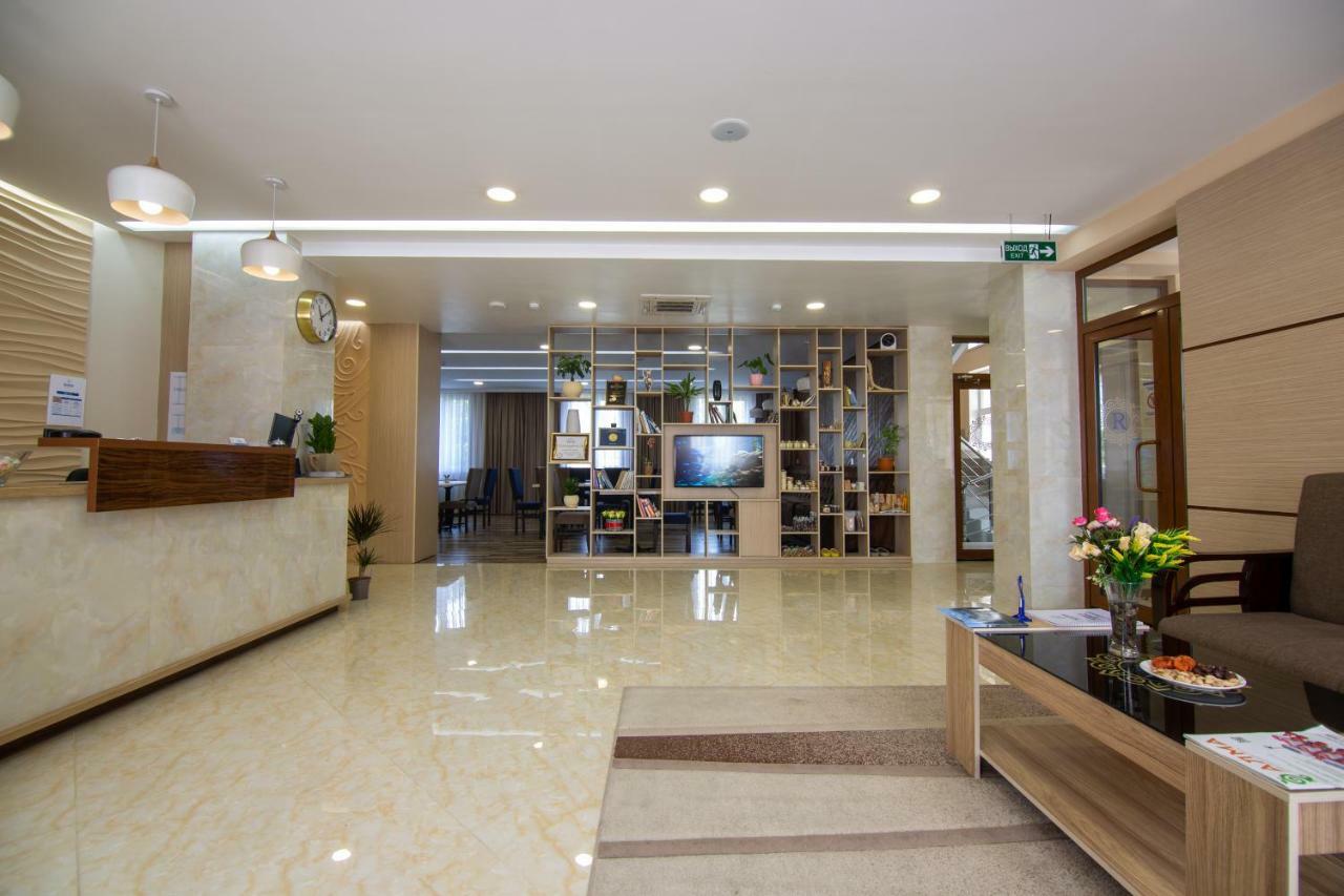 Rayan Hotel Osh Bagian luar foto