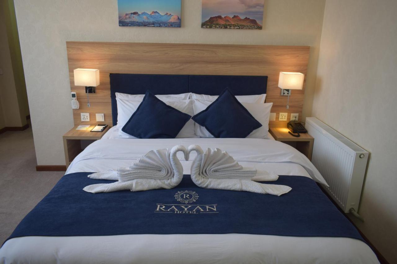Rayan Hotel Osh Bagian luar foto